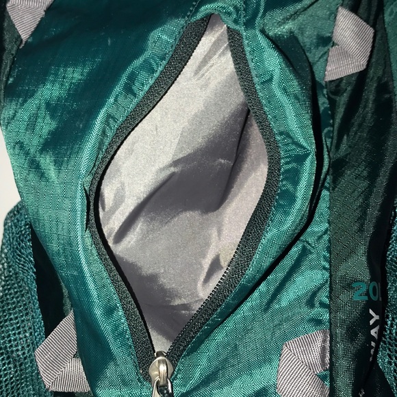 Eddie Bauer Backpack 💚 Like New - Picture 2 of 7